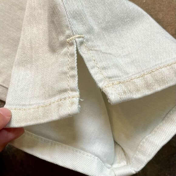 Chico’s Platinum Denim Ultimate Fit 1.5 Medium 10 - Picture 4 of 14